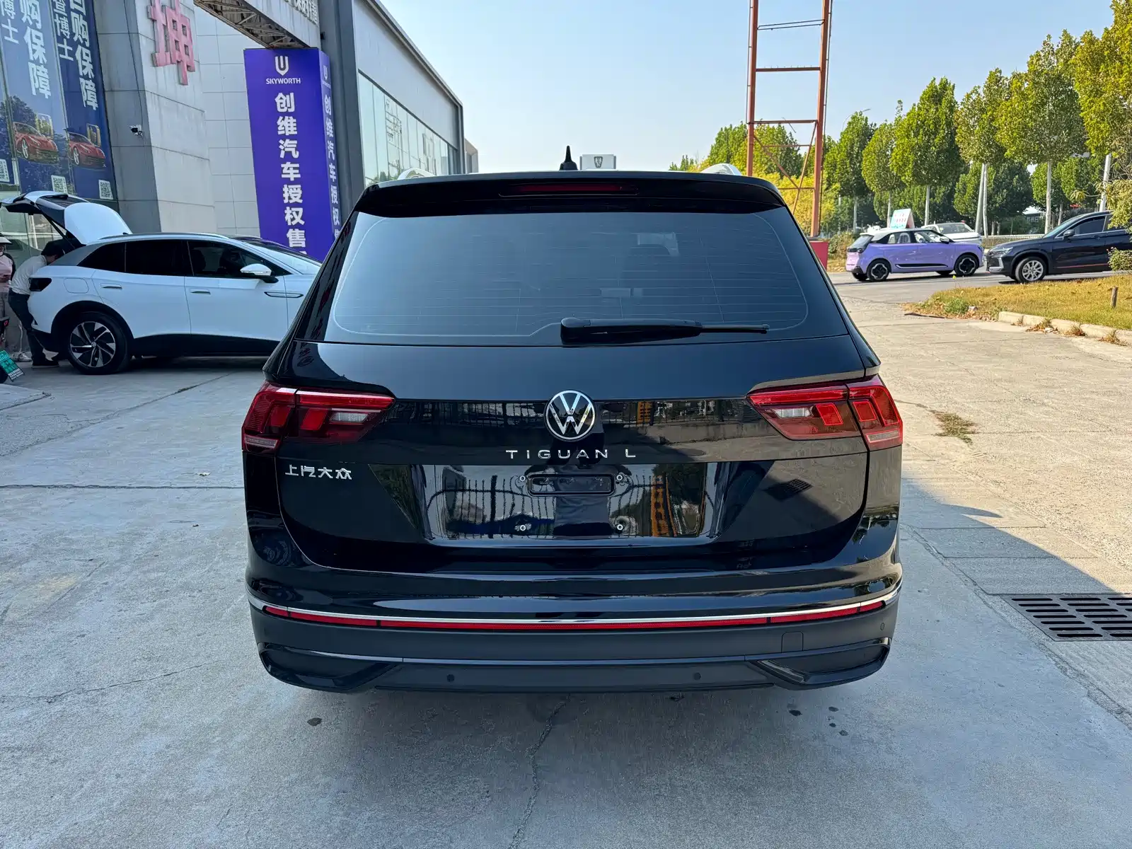 Фото 13 - Volkswagen Tiguan L