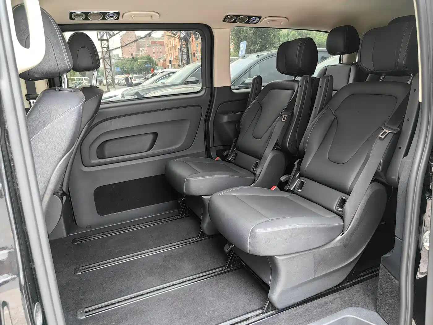 Mercedes-Benz Vito 2021 2.0T Elite 7-Seater фото 15