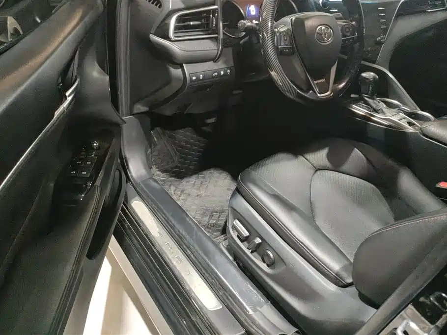 Toyota Camry 2023 2.5G Luxury Edition фото 9