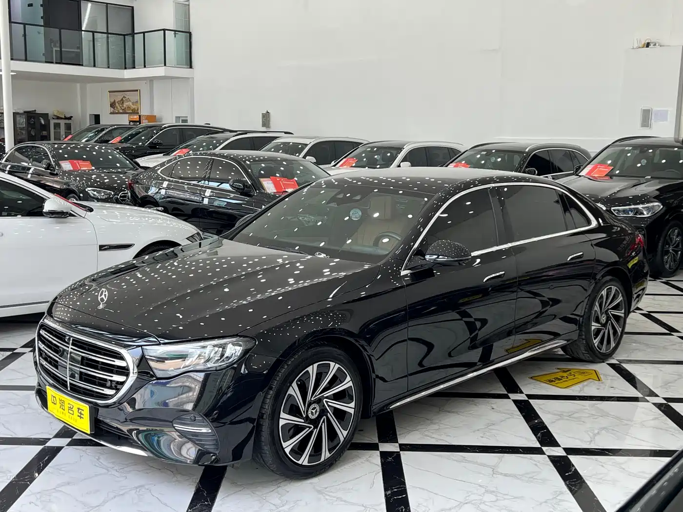 Mercedes-Benz E-Class 2024 Model E 300 L Luxury фото 3