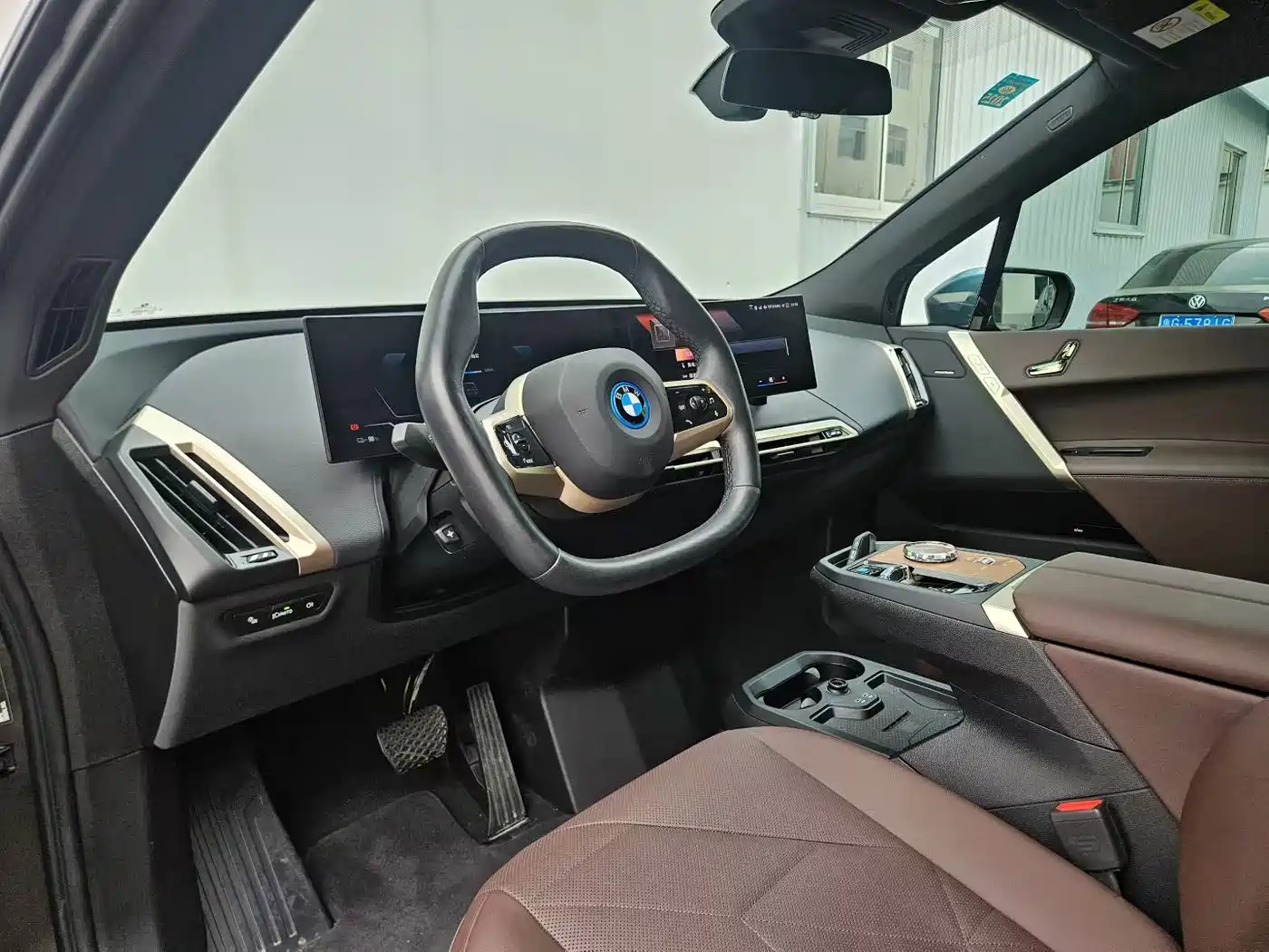 BMW IX