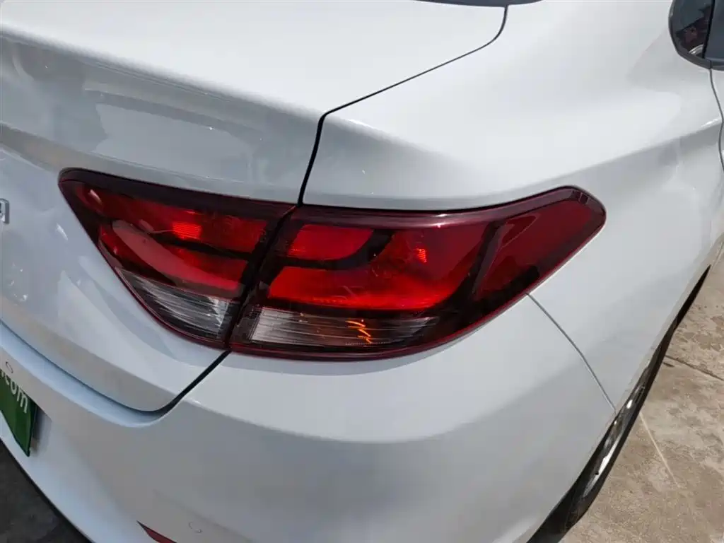 Hyundai Elantra 2018 1.6L Automatic Pleasing Edition GL China VI фото 8