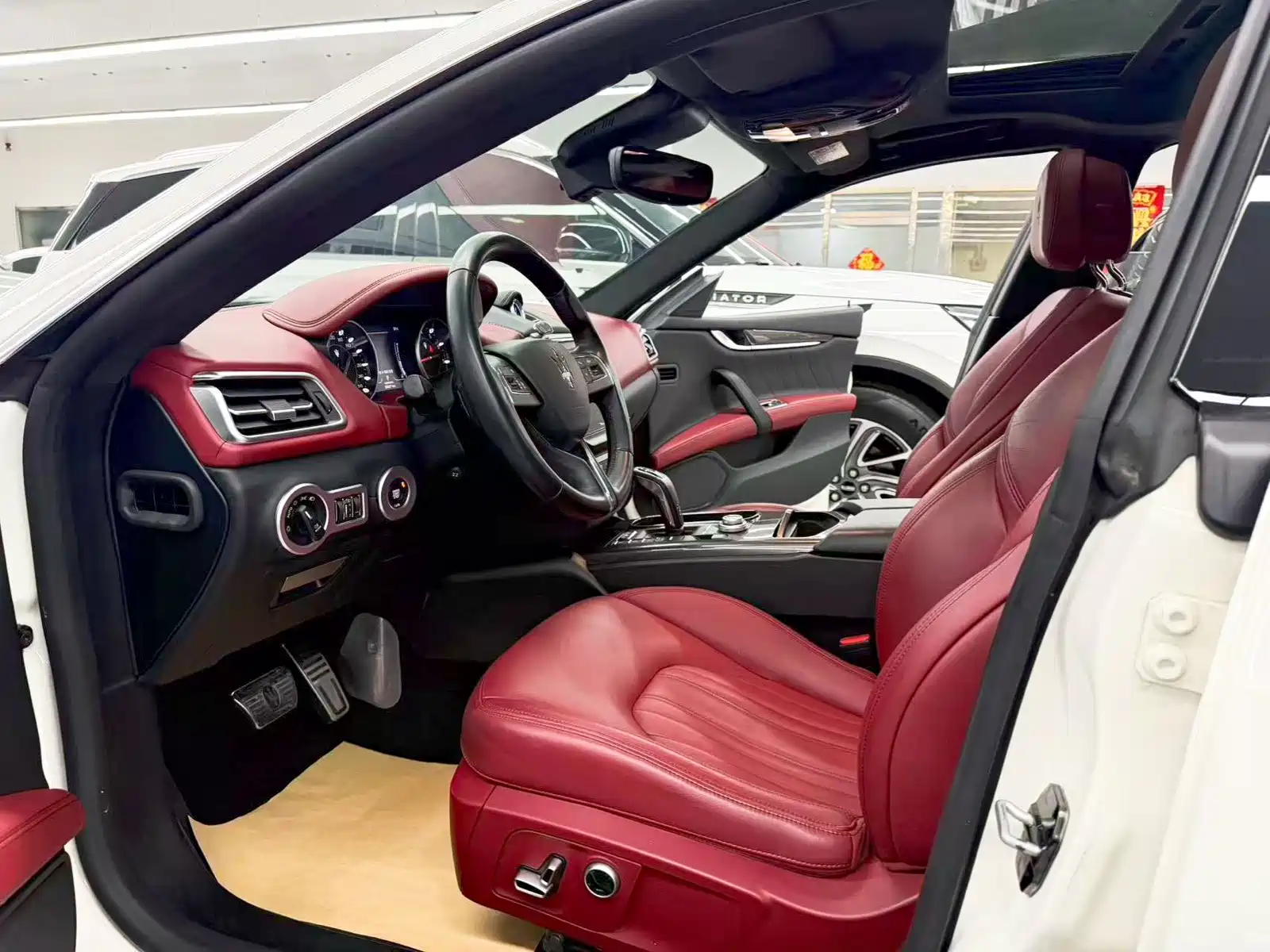 صورة 7 - Maserati Ghibli
