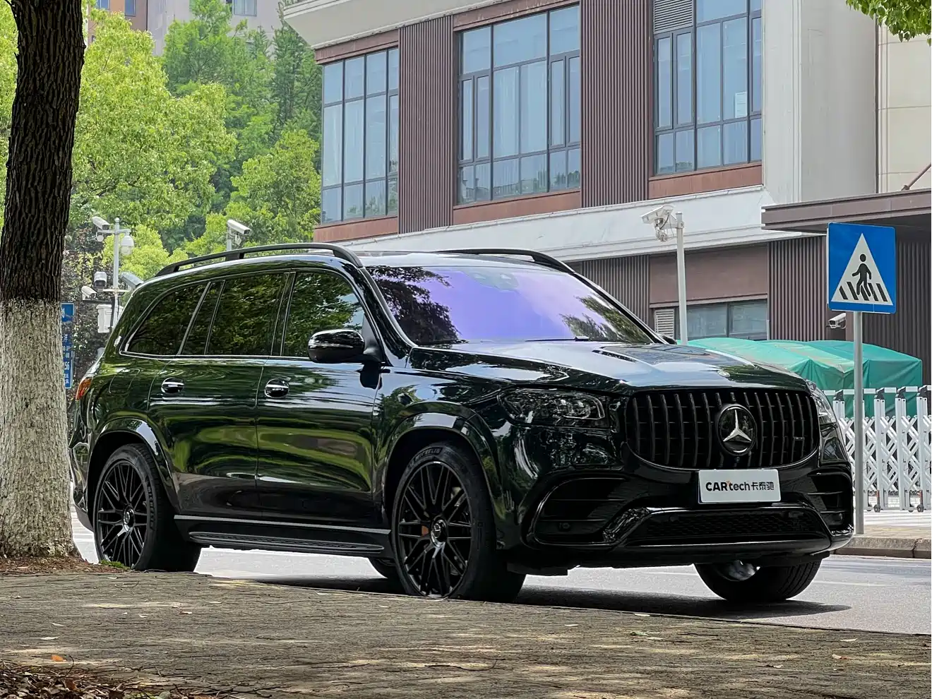 Mercedes-Benz GLS AMG 2024 AMG GLS 63 4MATIC+ фото 3