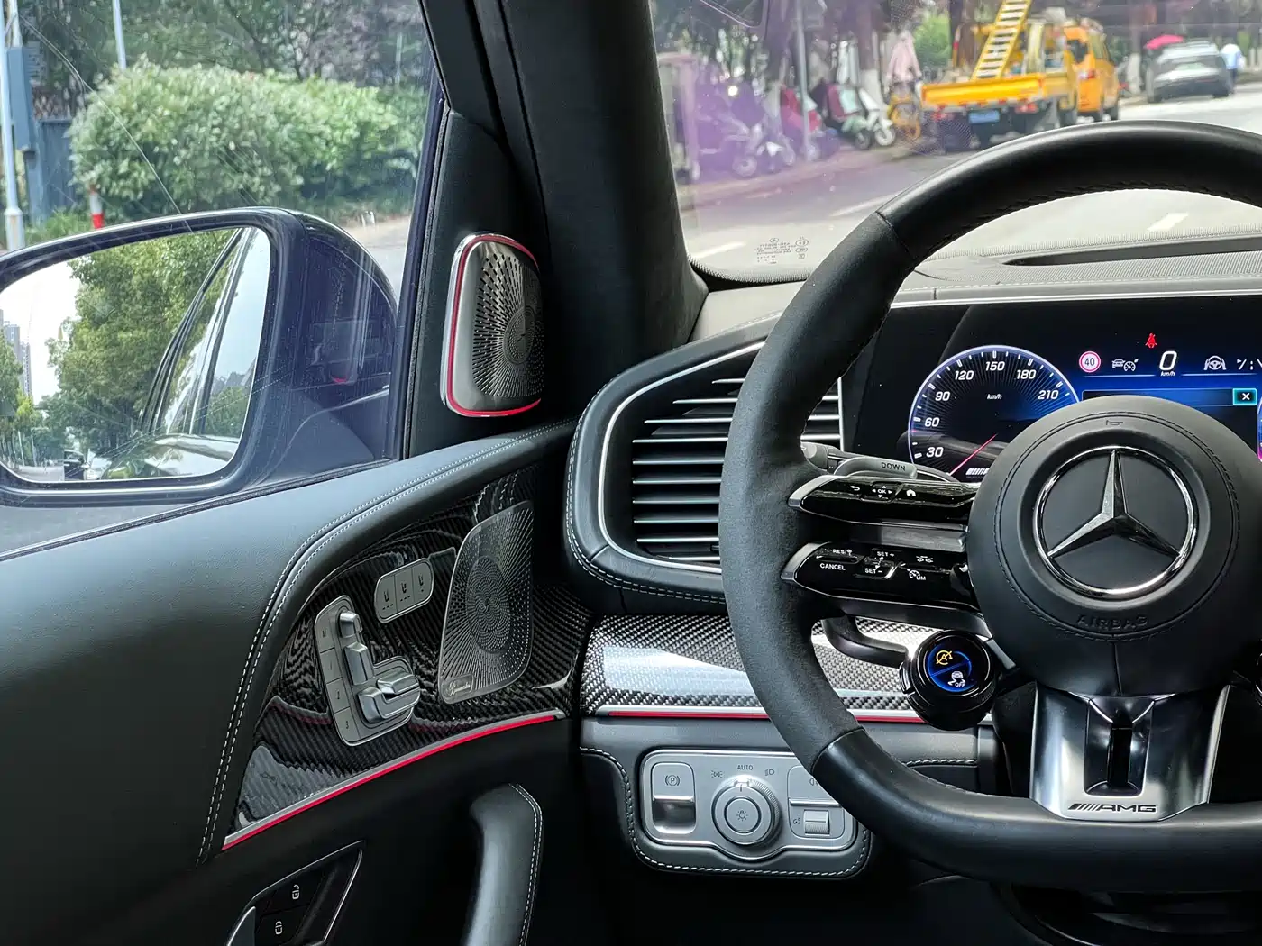 Mercedes-Benz GLS AMG 2024 AMG GLS 63 4MATIC+ фото 23