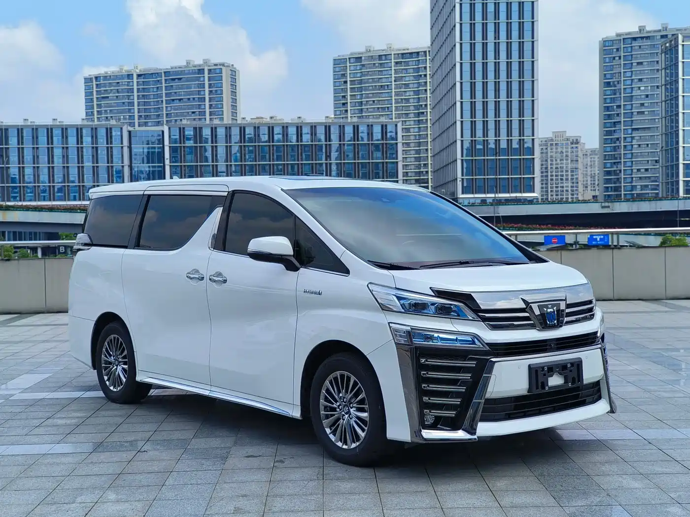 Toyota Vellfire 2023 Crown Hybrid 2.5L HV Ultimate фото 2
