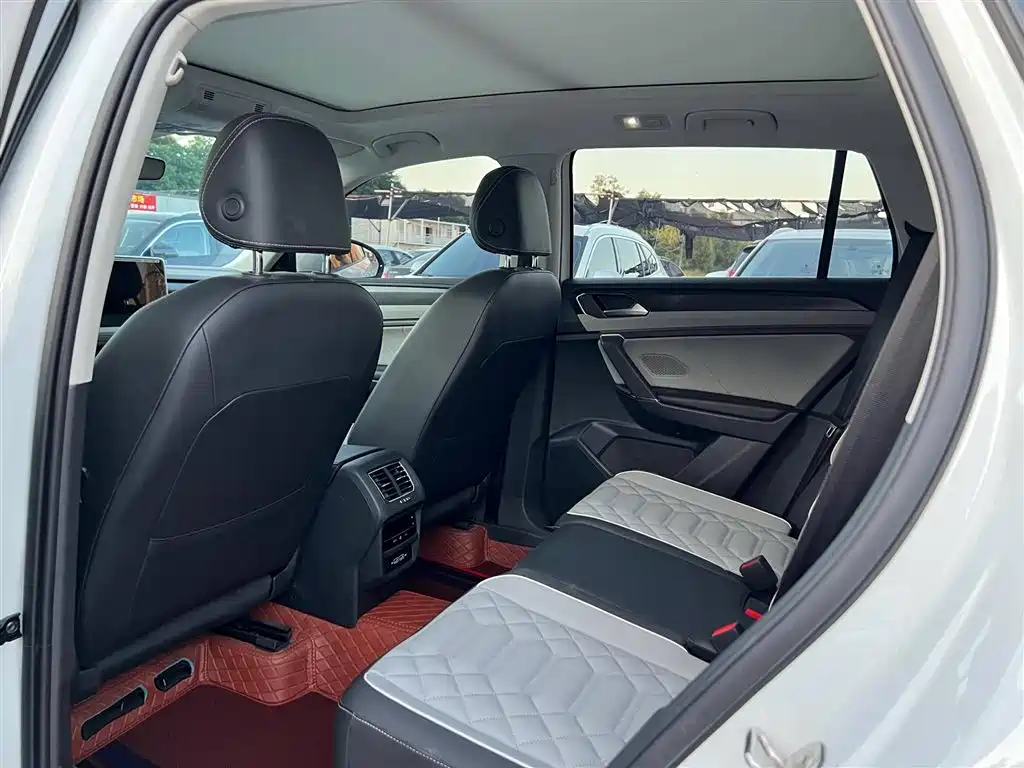 Volkswagen Tayron 2023 280TSI 2WD Luxury Plus Advanced Edition фото 13