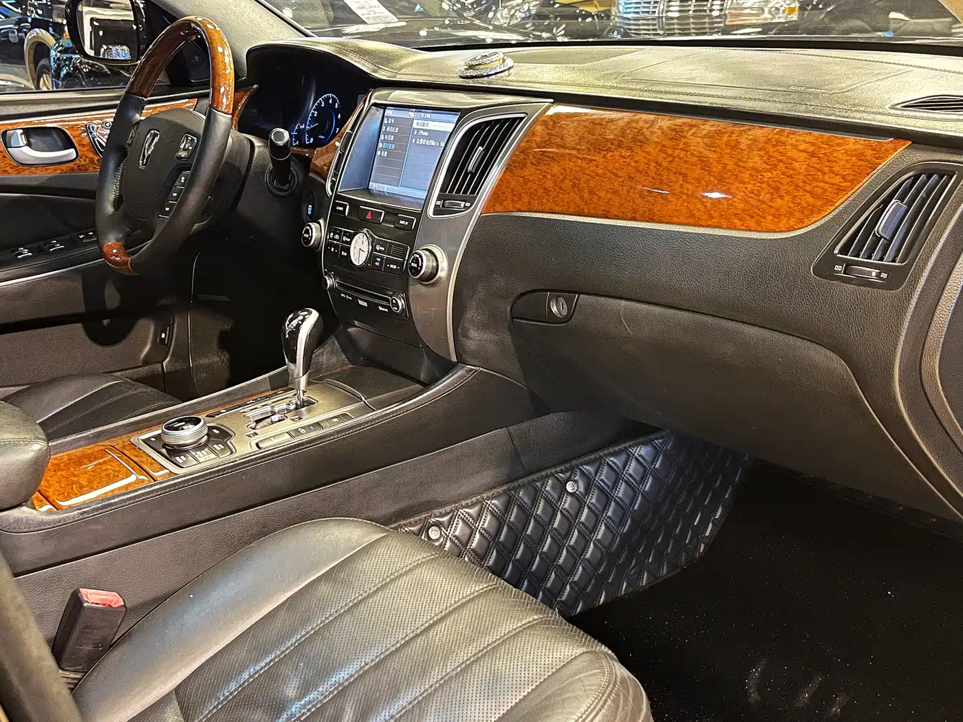 Hyundai Equus 2012 Model 3.8 GDi Extended Premium Edition фото 16