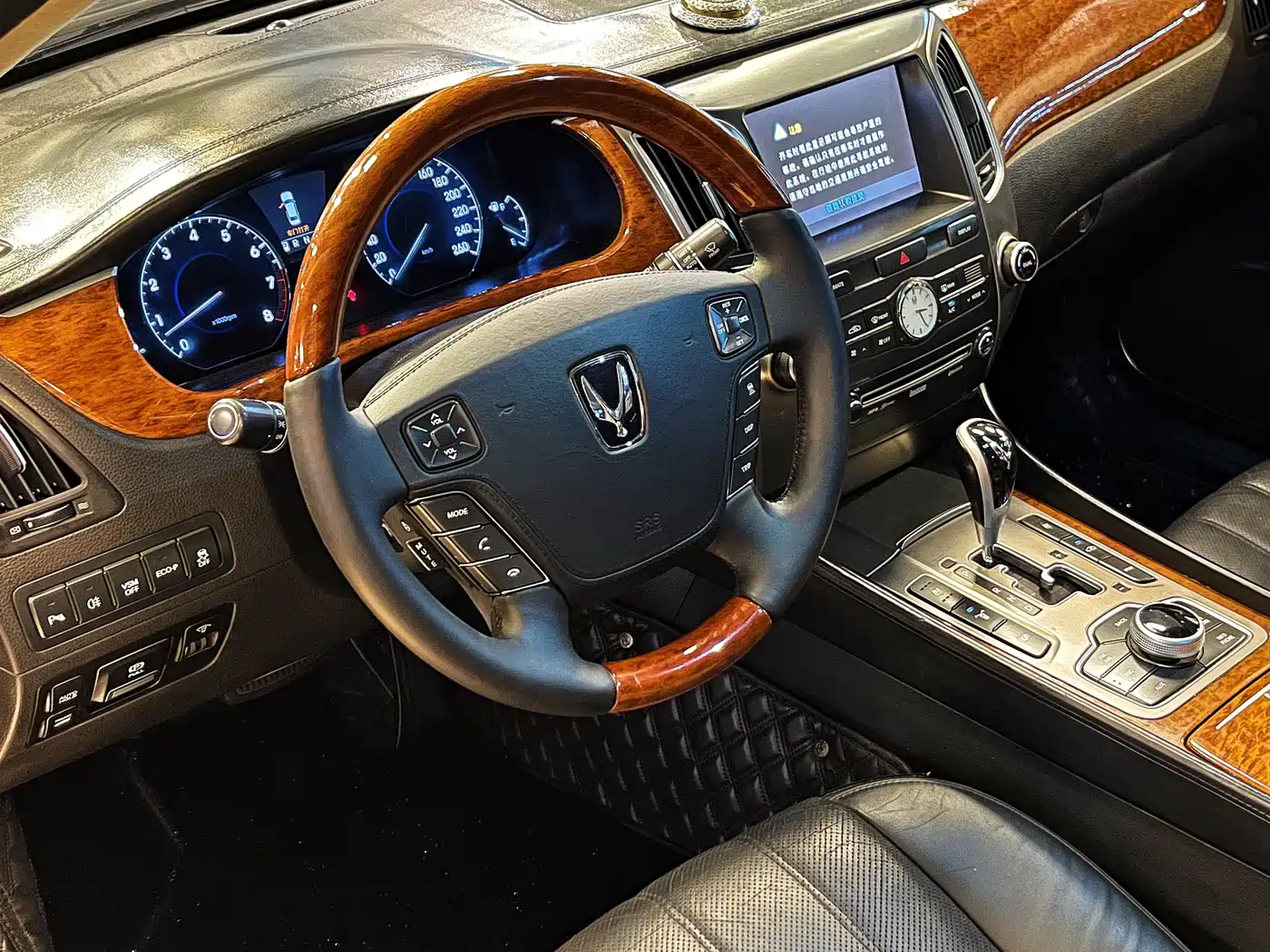 Hyundai Equus 2012 Model 3.8 GDi Extended Premium Edition фото 18