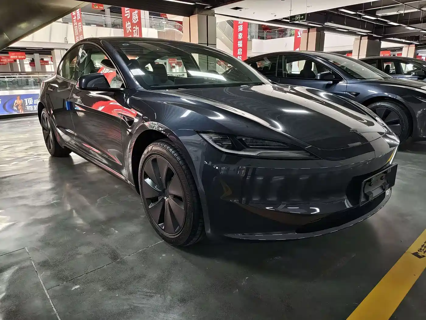 Tesla Model 3 2026 2025 Model Year Facelift Rear-Wheel Drive