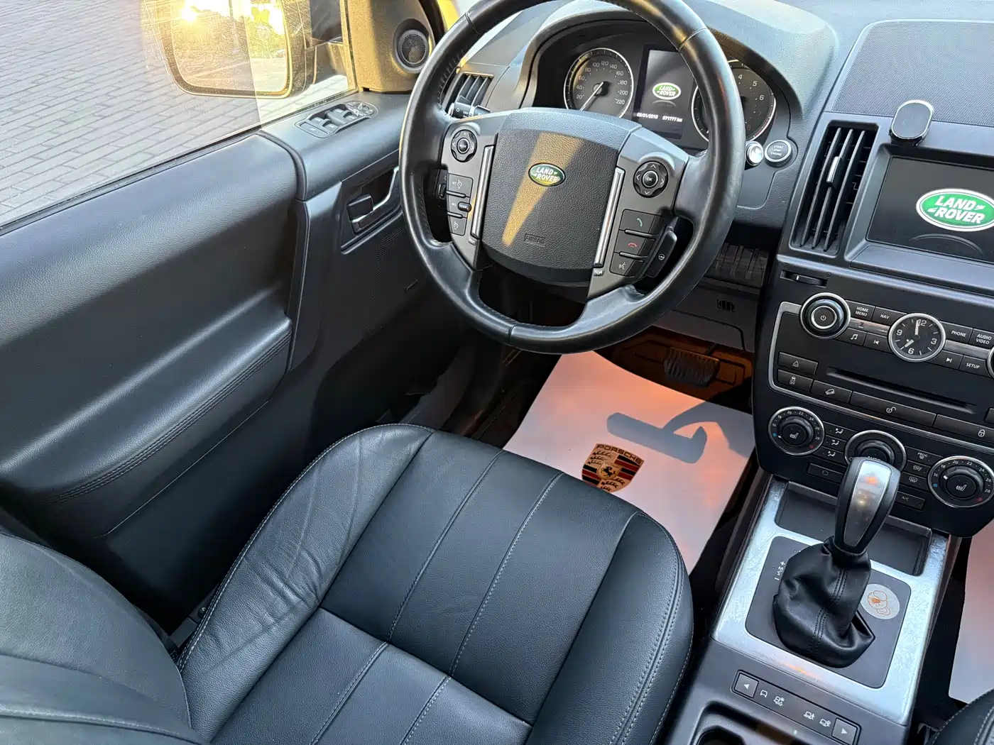 Land Rover Freelander 2 2014 2.0T Si4 SE Gasoline Edition фото 15