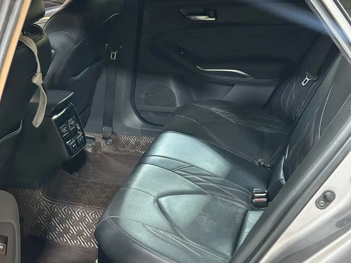 صورة 5 - Toyota Avalon
