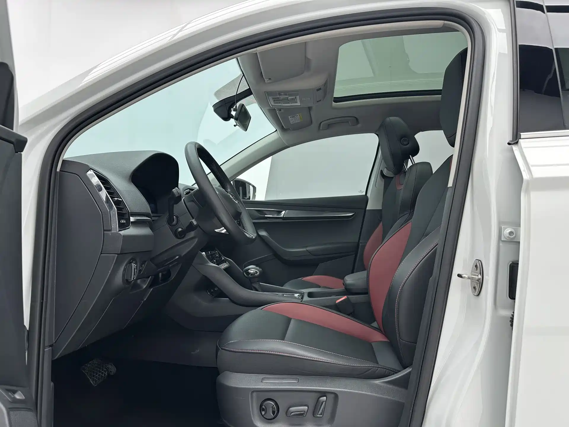 Photo 5 - Škoda Karoq