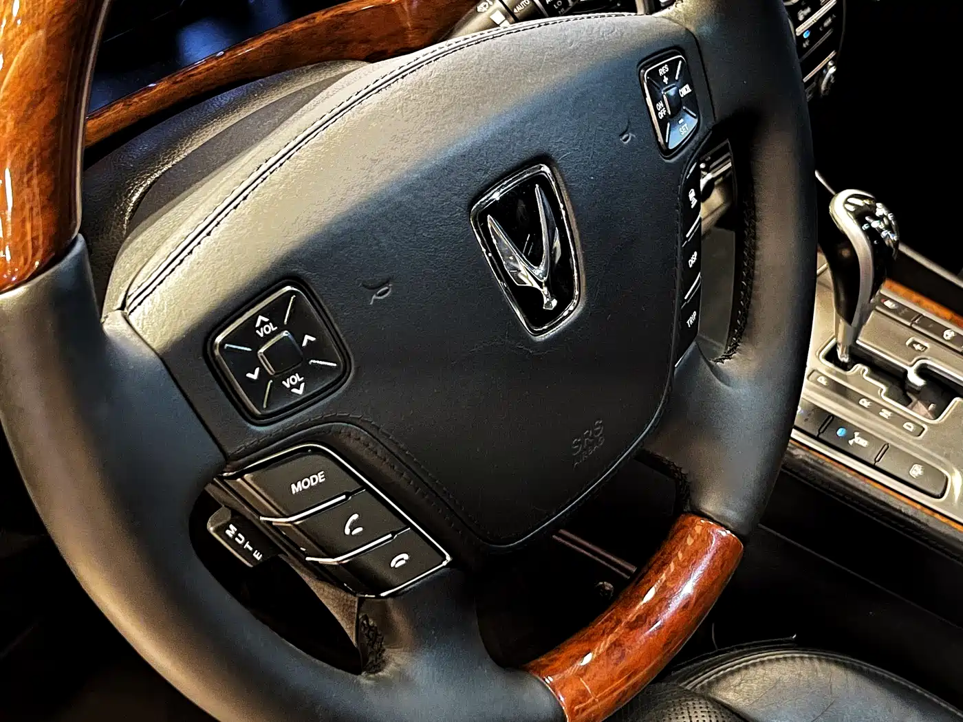 Hyundai Equus 2012 Model 3.8 GDi Extended Premium Edition фото 28