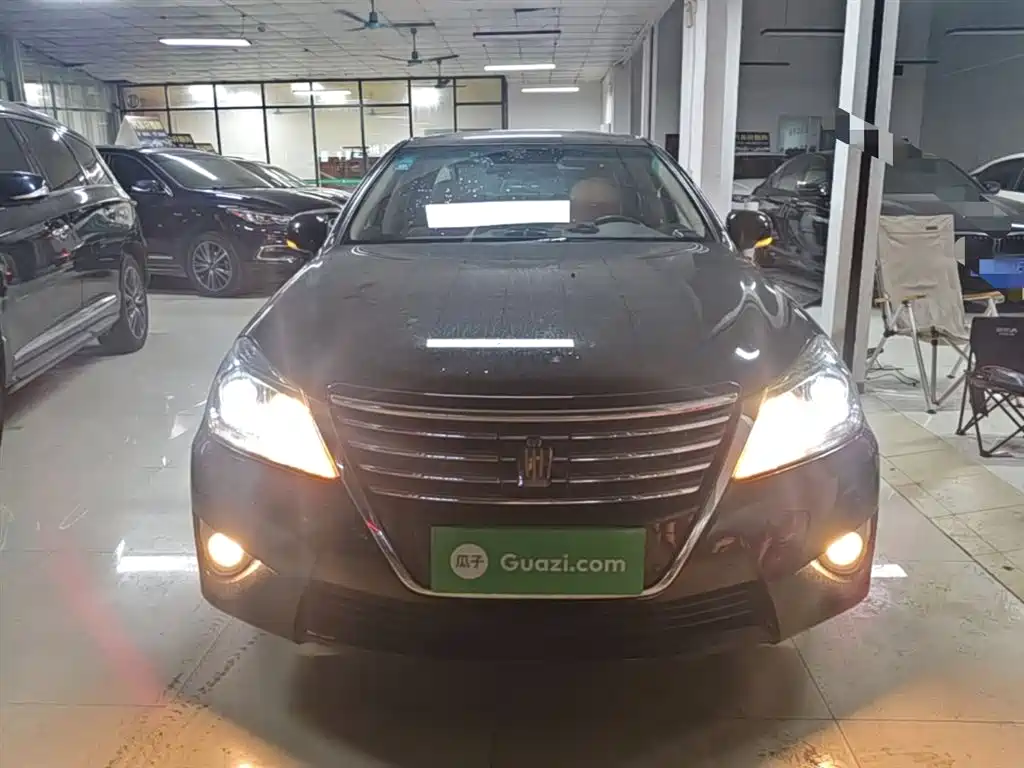 Toyota Crown 2012 3.0L Royal Saloon VIP фото 3