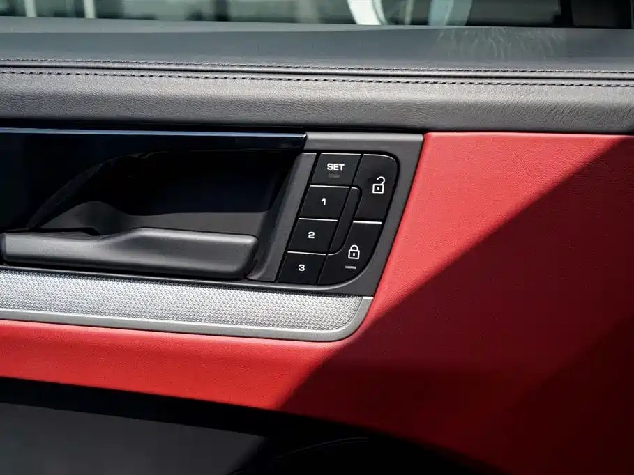 Porsche Cayenne 2025 Cayenne 3.0T Dream Chaser Edition фото 18