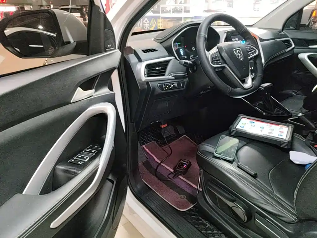 Baojun 530 2021 2021 Global Anniversary Edition 1.5T CVT Luxury 7-seater
