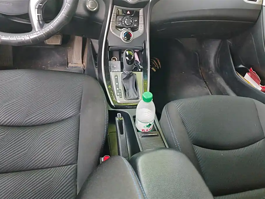 Hyundai Langdong 2013 1.6L Automatic Leading фото 16