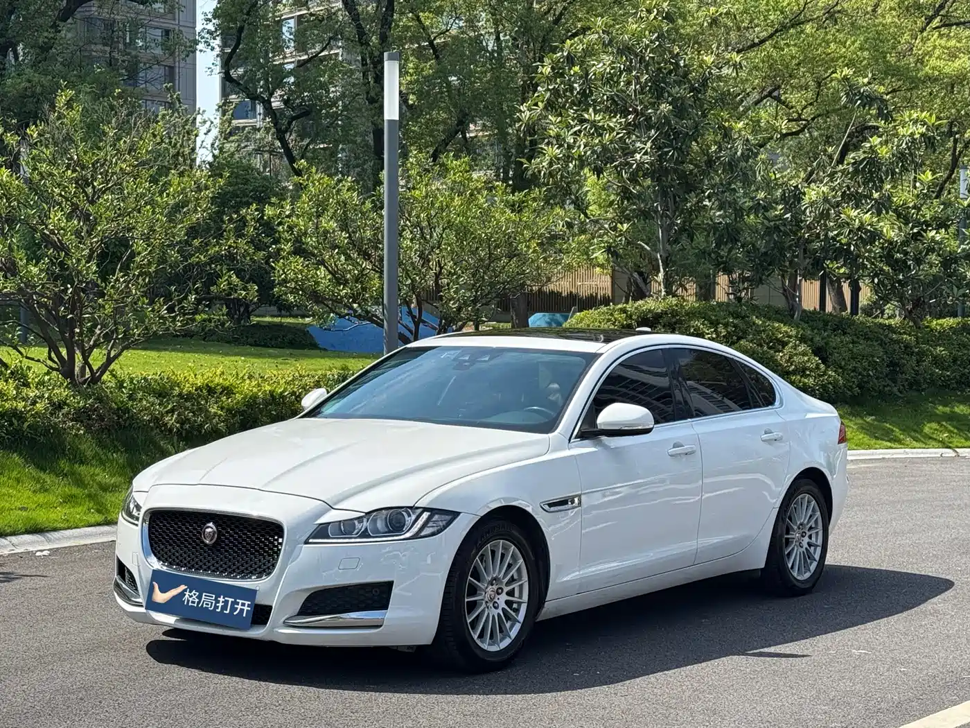 Jaguar XF 2016 2016 XF 2.0T 2WD Elegance Edition