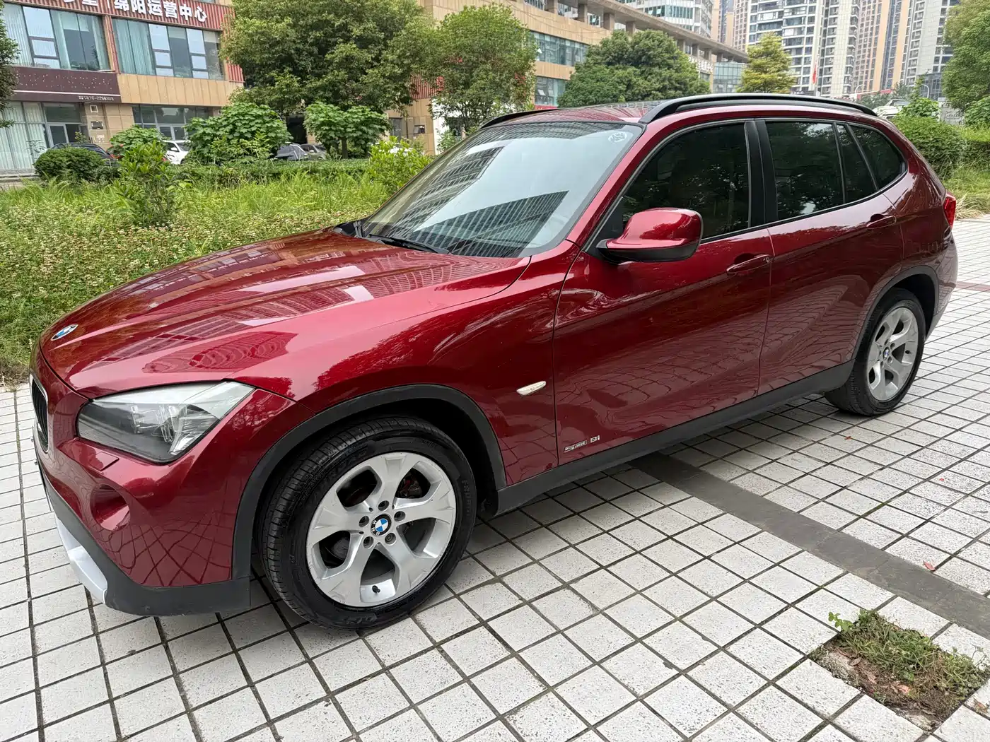 BMW X1 (Import) 2010 sDrive18i Luxury Model фото 9