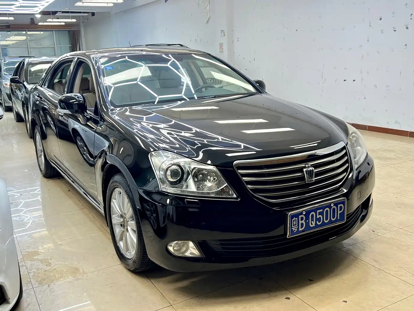 Toyota Crown 2011 2.5L Royal Leather Sunroof Special Edition фото 3