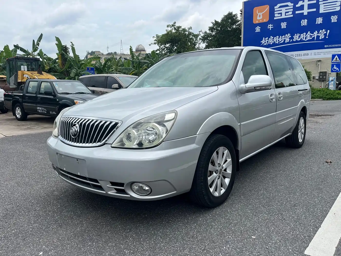 Фото 1 - Buick GL8