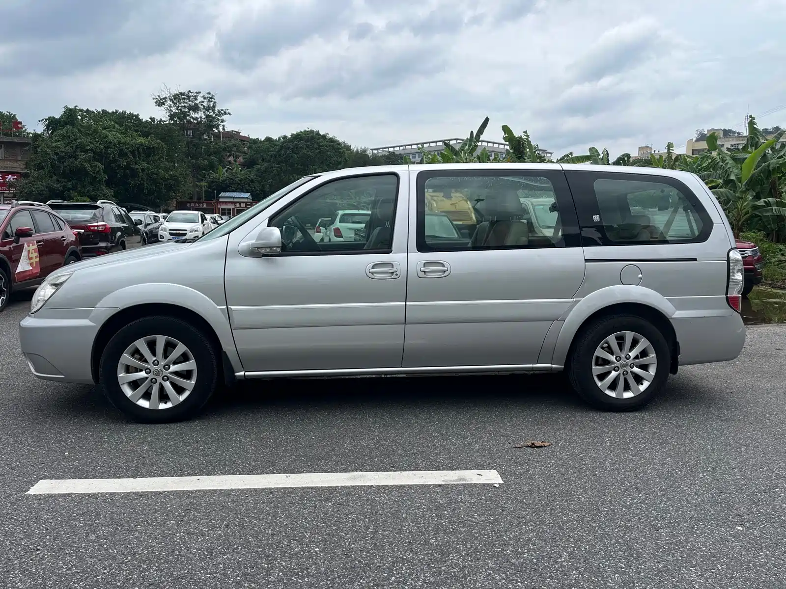 Фото 8 - Buick GL8