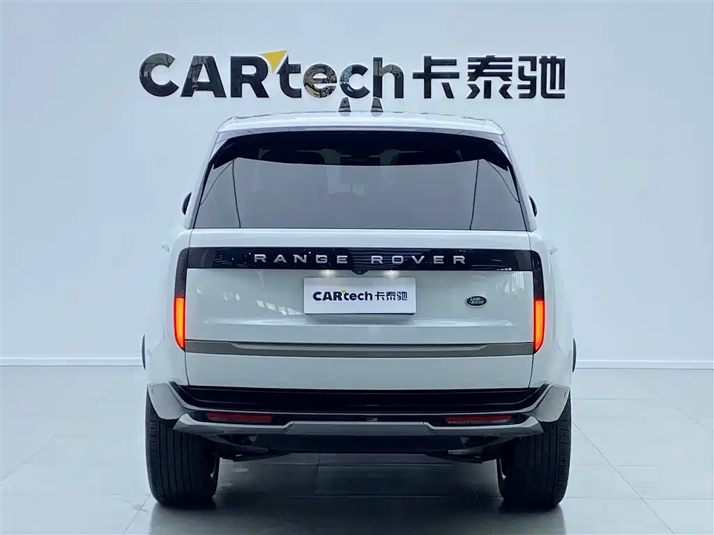 Land Rover Range Rover 2024 3.0 L6 400PS Golden Age Extended 7-Seater фото 4