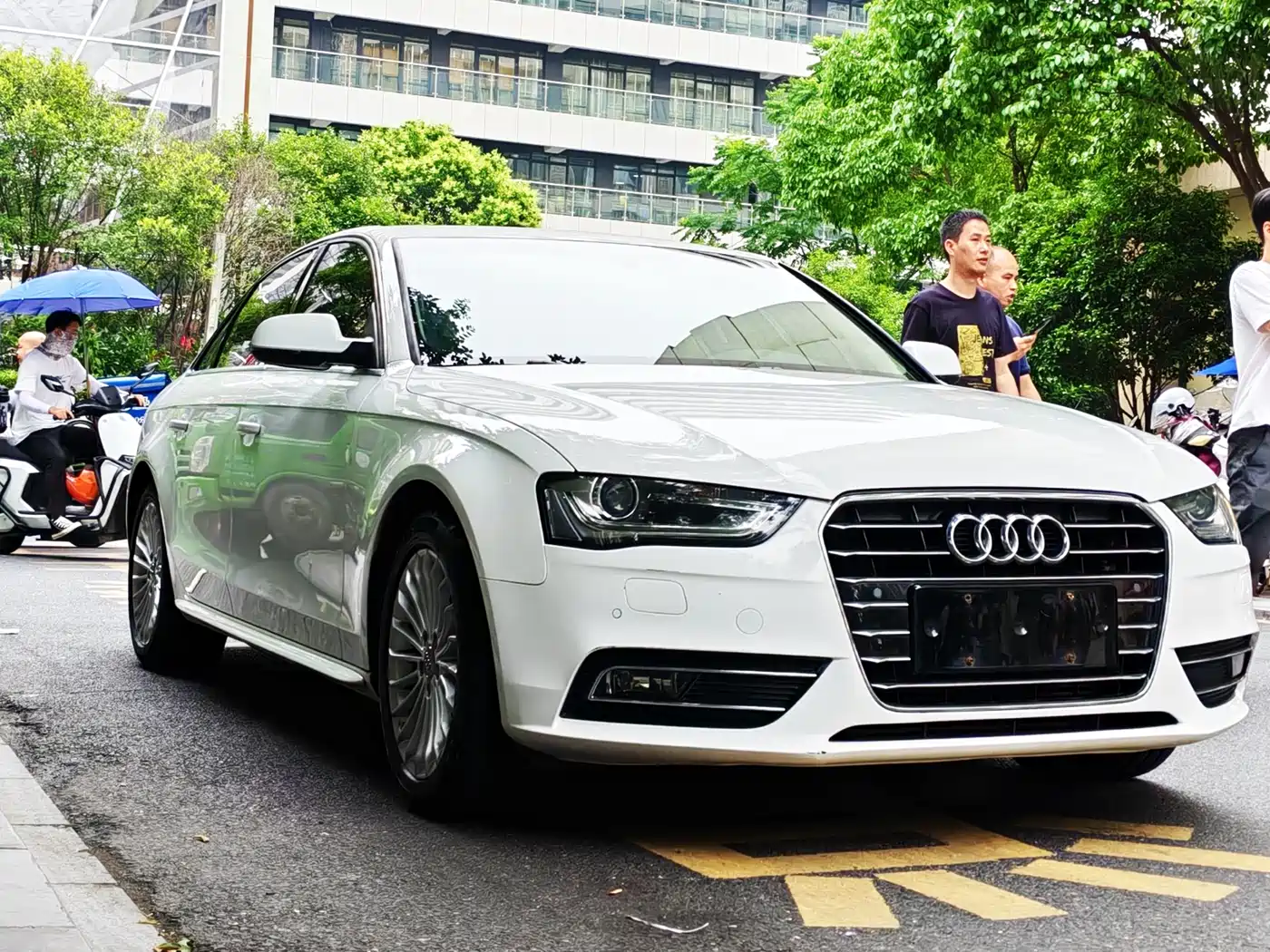Audi A4L 2015 35 TFSI Auto Comfort фото 3