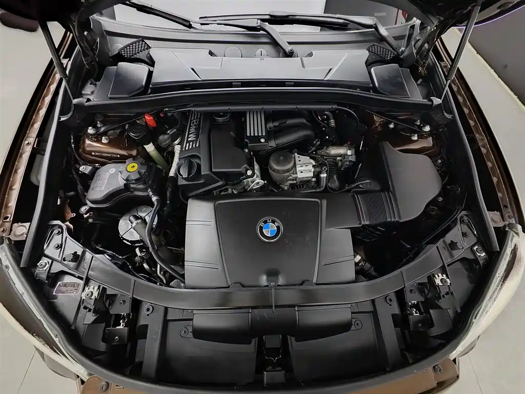 BMW X1 2013 sDrive18i Leading фото 6