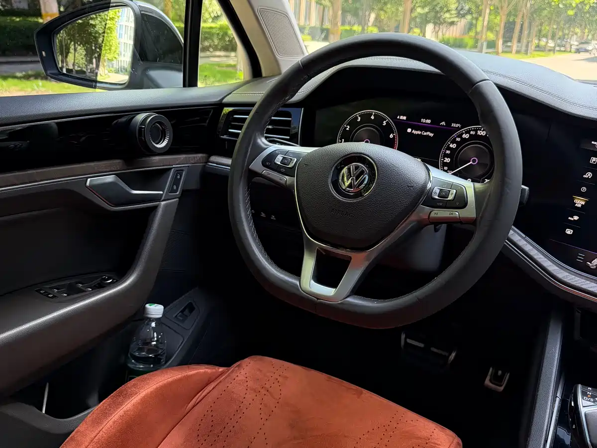 Volkswagen Touareg 2019 2.0TSI Sharp Wing Edition China VI фото 8