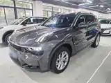 Photo 2 - Lynk & Co 01