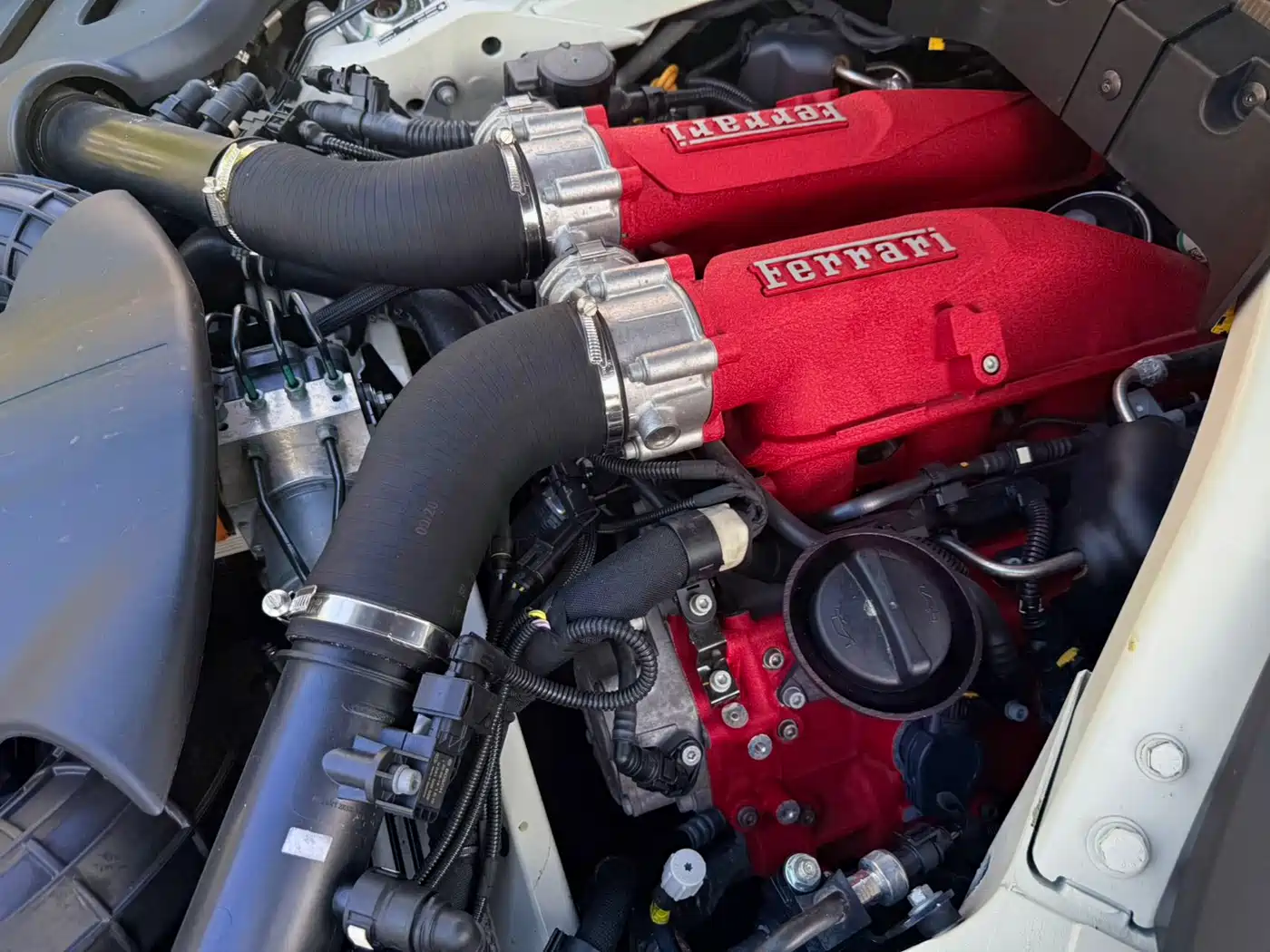 Ferrari Roma 2021 2020 3.9T V8