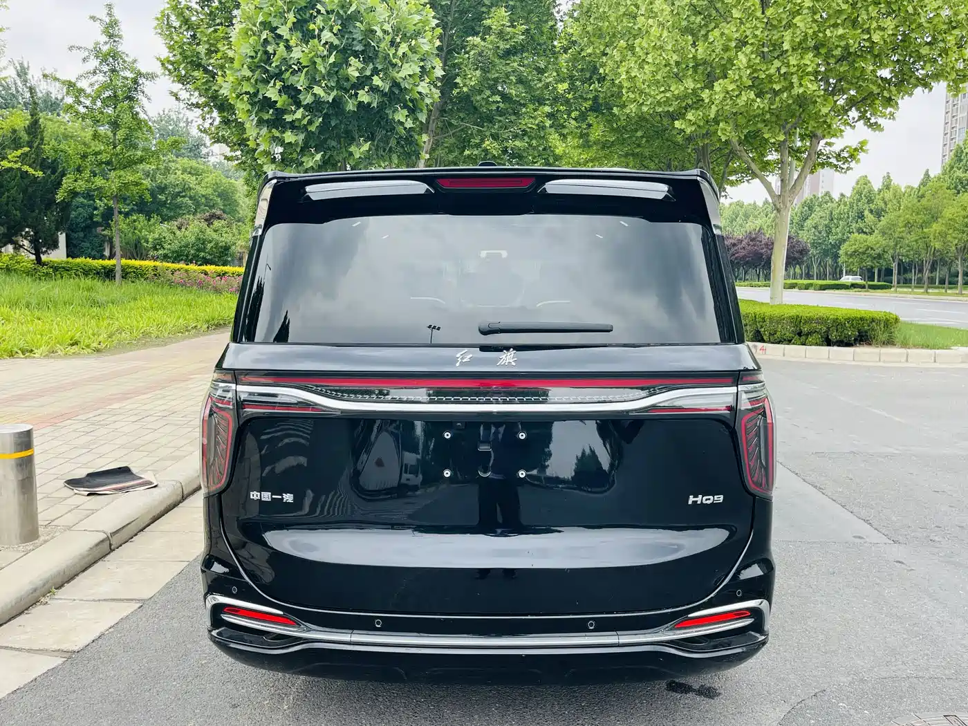 Hongqi HQ9 2023 2.0T Smart Connect Flag Enjoy Edition фото 30