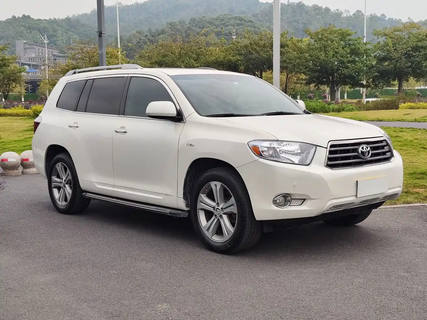 Toyota Highlander 2009 3.5L 4WD 7-seater Luxury Navigation Edition фото 3