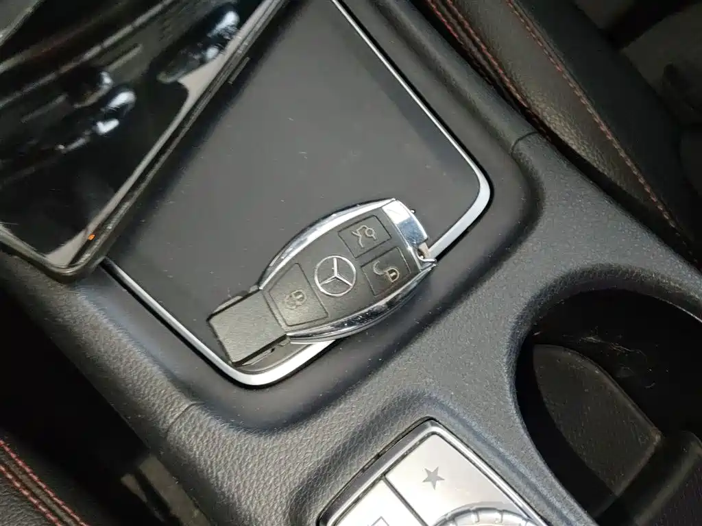 Mercedes-Benz CLA (Import) 2018 CLA 220 4MATIC фото 9