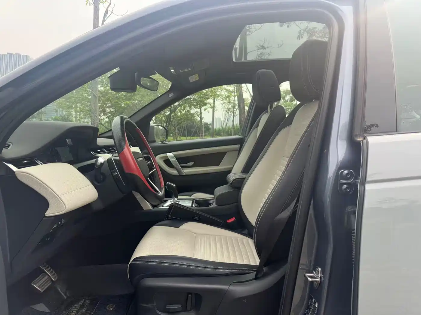 Land Rover Discovery Sport 2022 Model 249PS R-Dynamic S Performance Edition 5-Seater фото 4