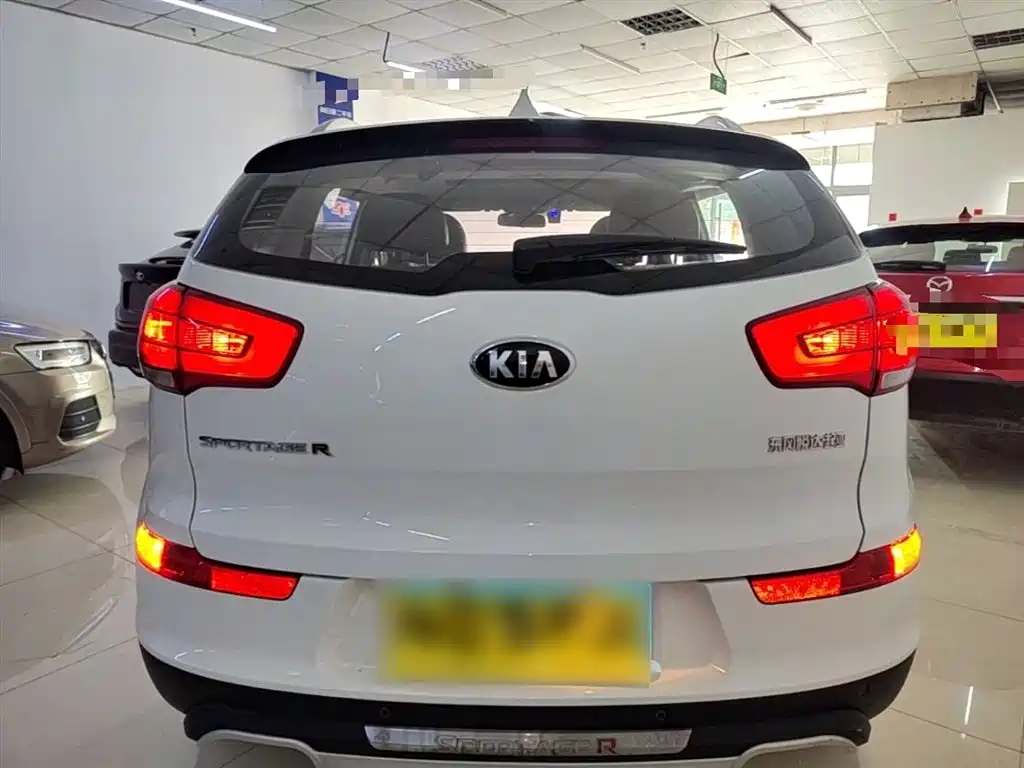 Kia Sportage 2016 2.0L Automatic 2WD GL фото 6