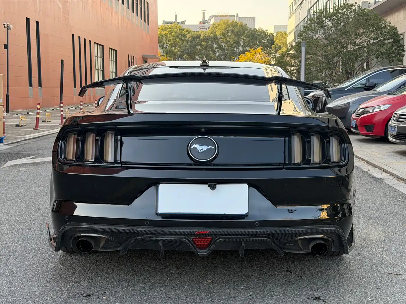 Ford Mustang 2017 2.3T Performance Edition фото 16