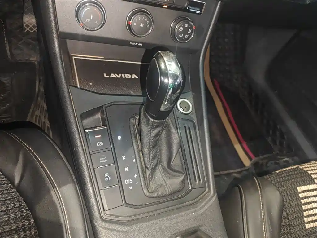 Volkswagen Lavida 2018 1.5L Auto Trend Edition China V фото 10