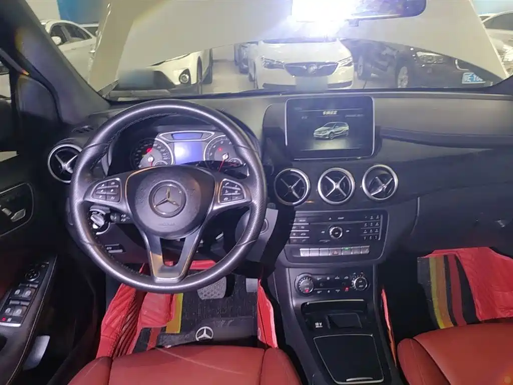 Mercedes-Benz B-Class 2016 B 200 Collector's Edition фото 10