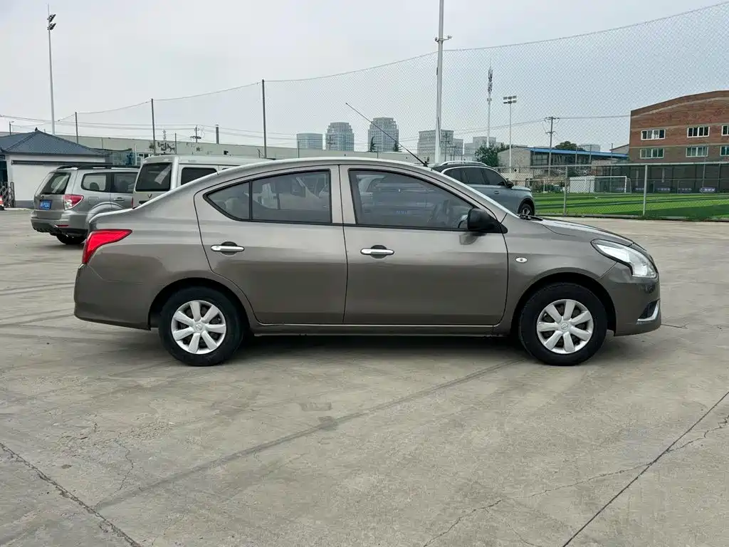 Nissan Sunny 2016 2015 1.5XE Manual Comfort