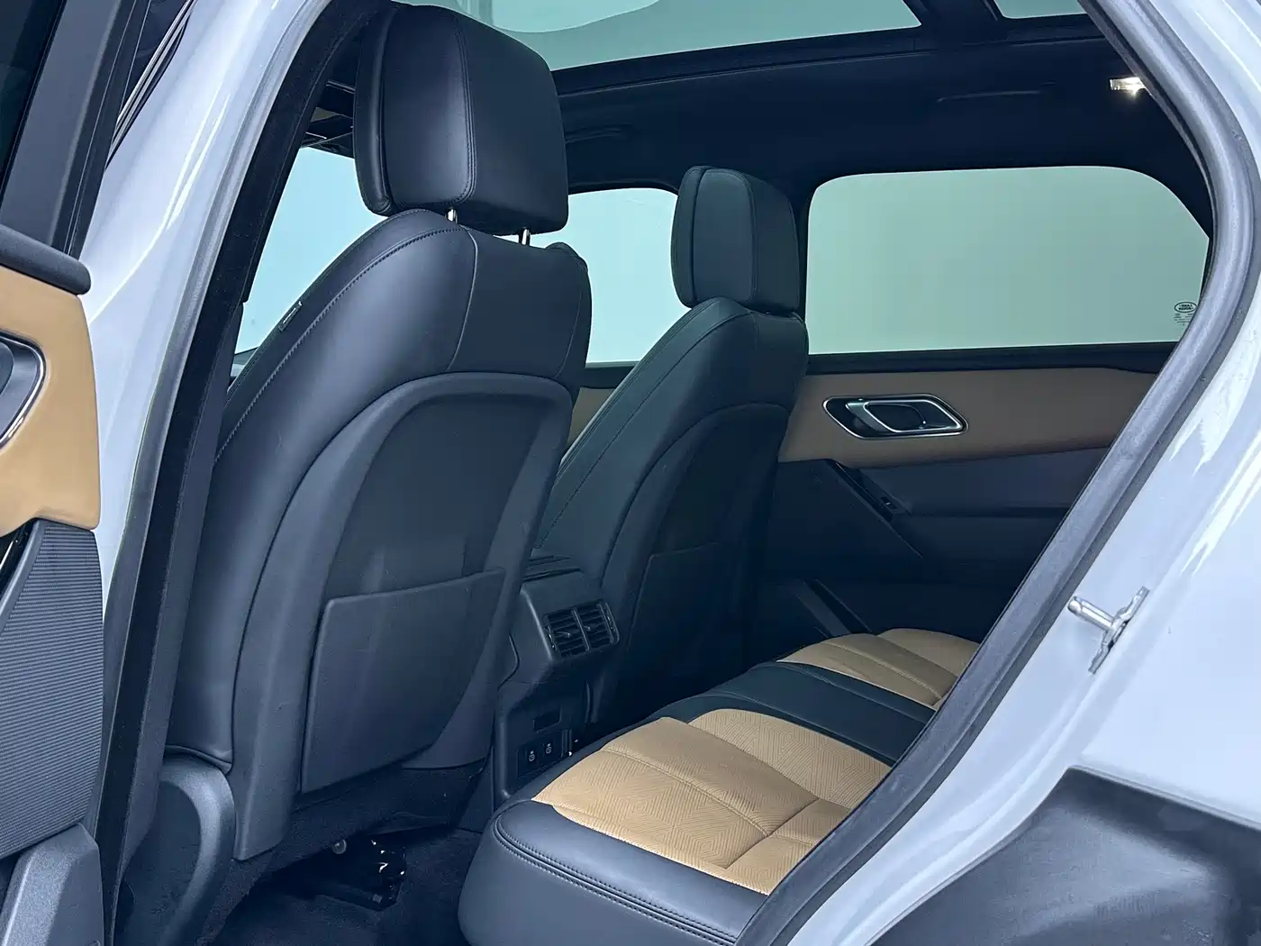 Land Rover Range Rover Velar 2024 Dynamic HSE фото 11
