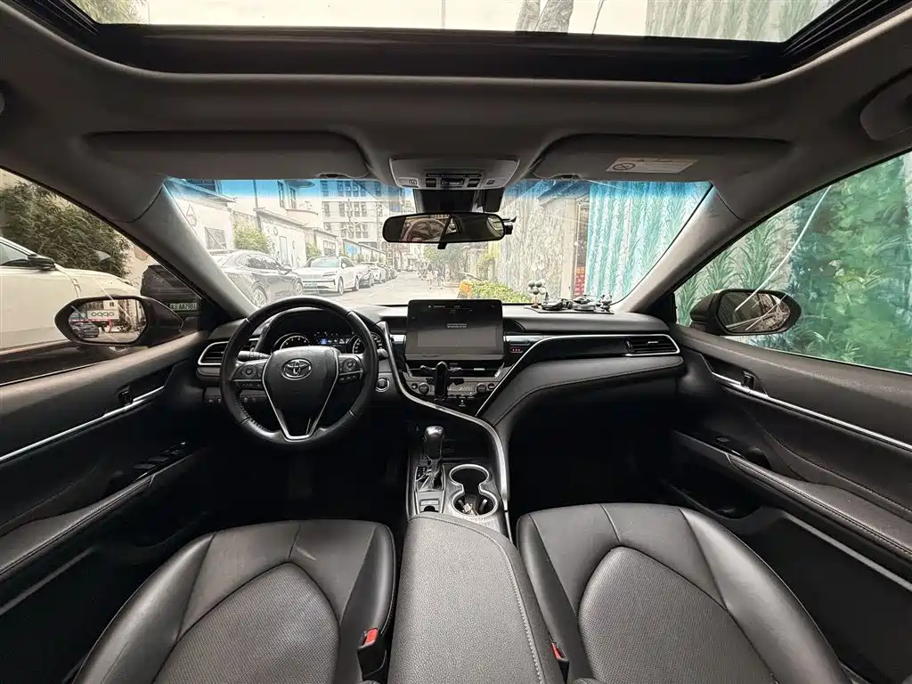 Toyota Camry 2023 2.0G Luxury Edition фото 5