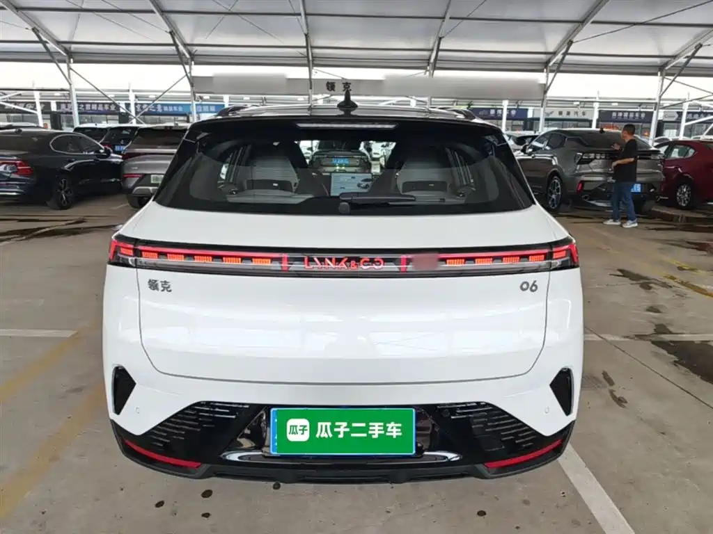 Lynk & Co 06 2026 Relive 1.5T Ultra фото 6