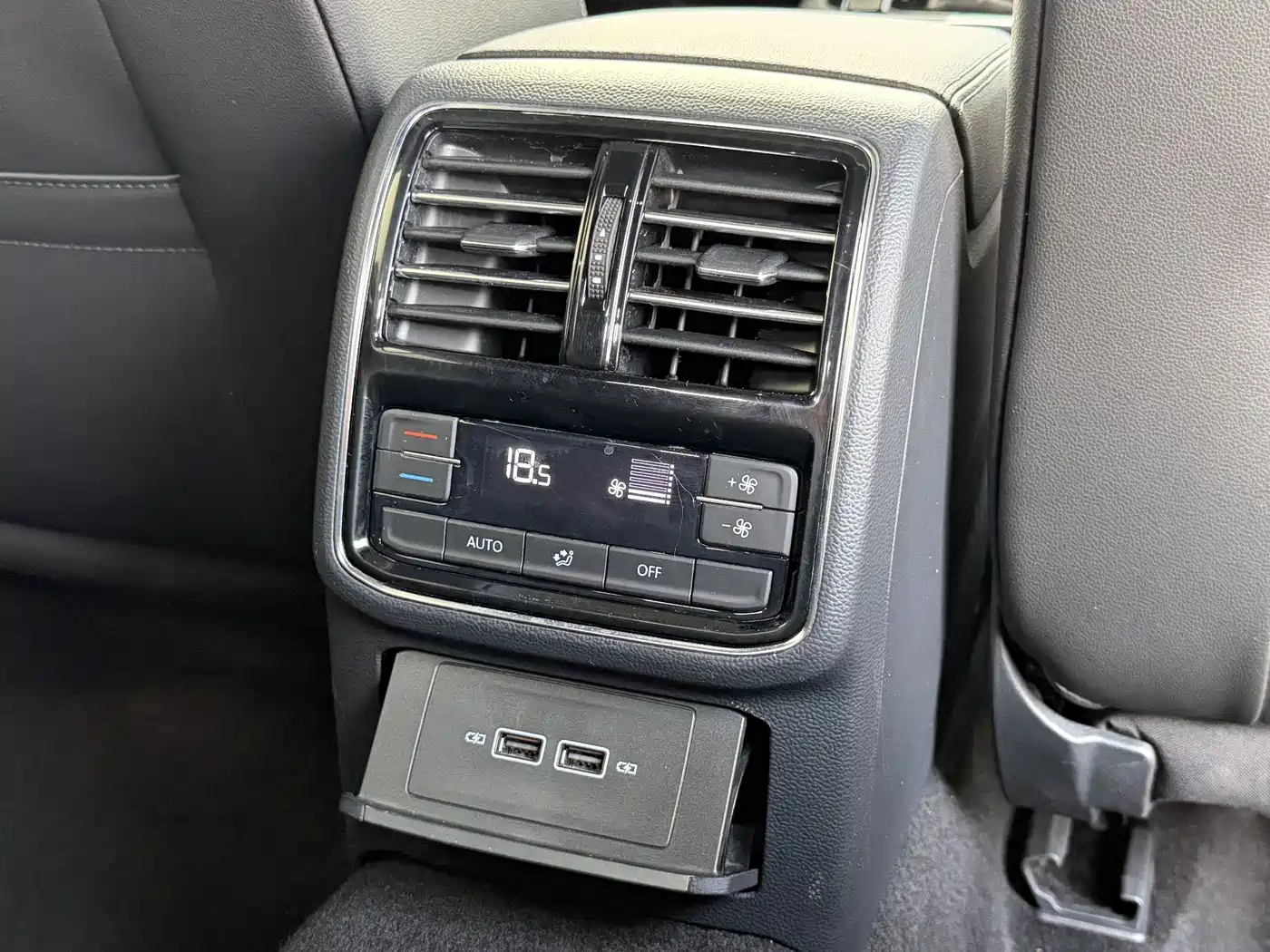 Volkswagen FAW-Volkswagen CC 2019 330TSI Charming Appearance (China V) фото 12