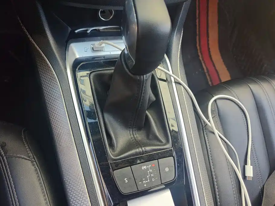 Photo 16 - Peugeot 408