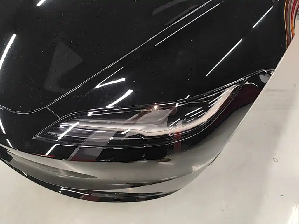 Фото 24 - Tesla Model 3