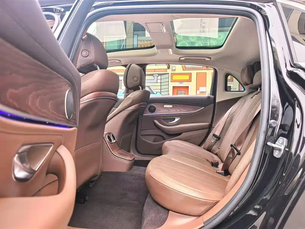 Mercedes-Benz E-Class 2023 E 260 L фото 6