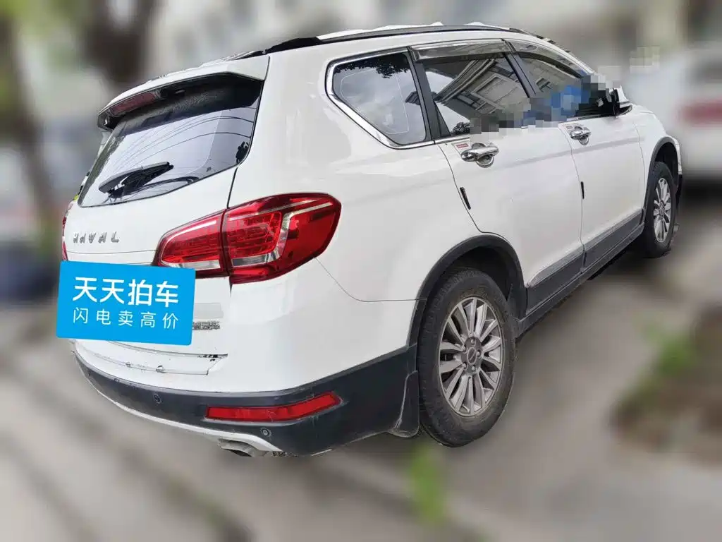 Photo 2 - Haval H6